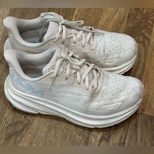 Hoka Women's Clifton 9 Beige/Light Blue Running Shoes